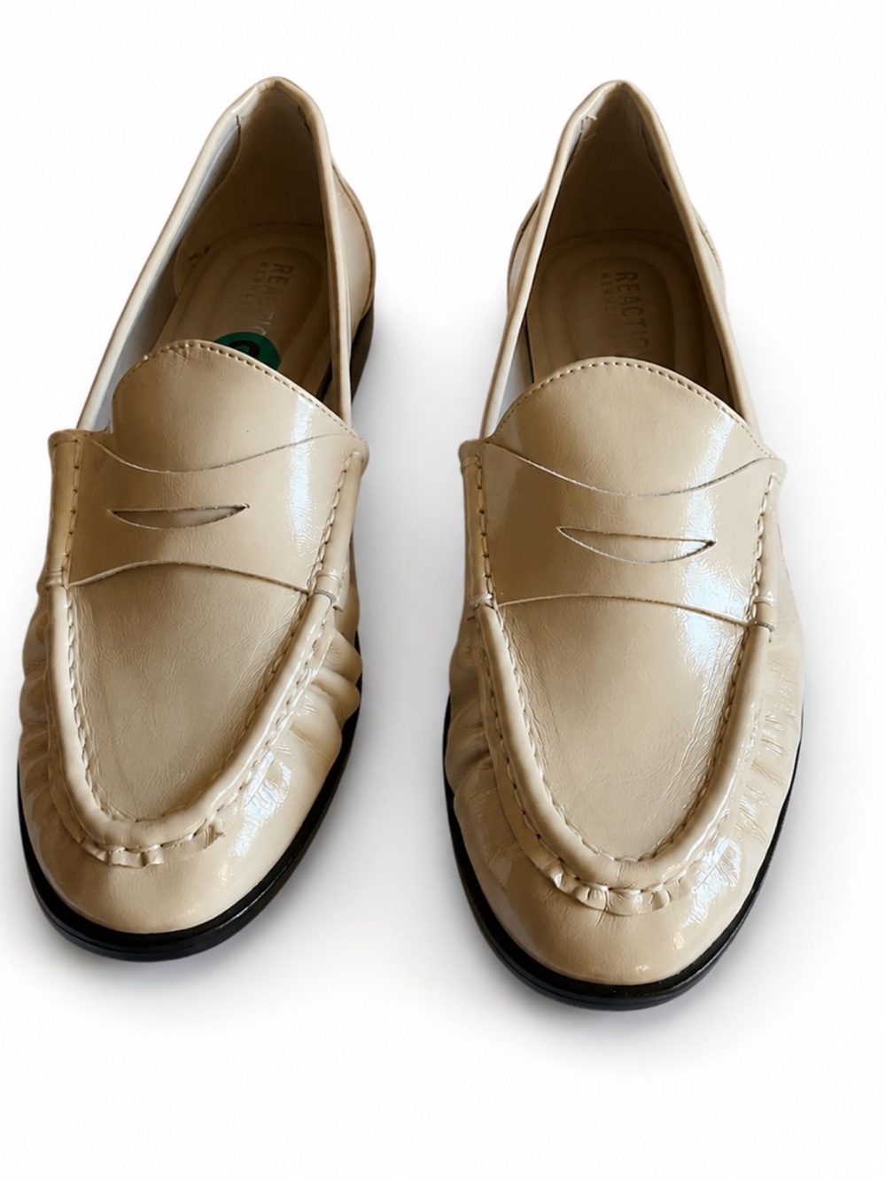 NWT Kenneth Cole Zoila Cream Patent Women’s Loafers Size 8